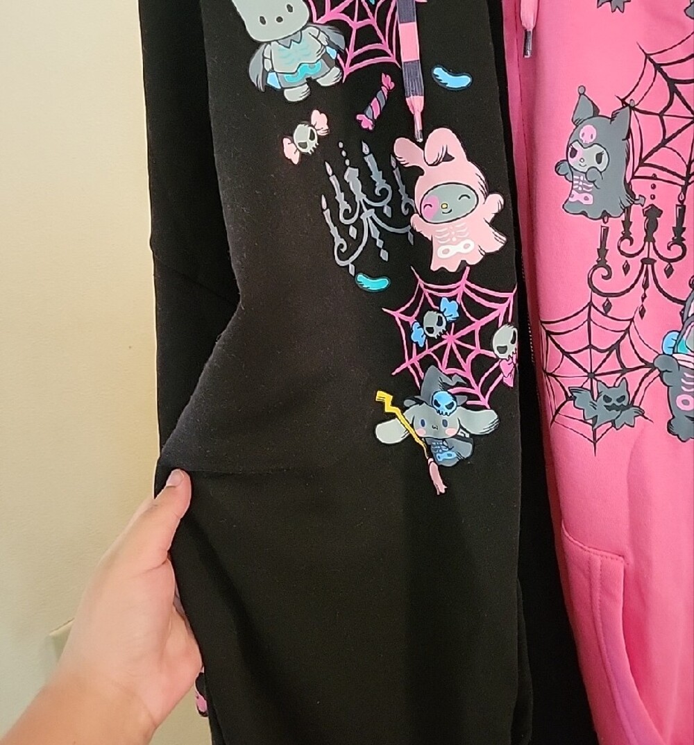 Hello Kitty Sanrio Pink & Black Split Hoodie with Heart Zipper Pull - Picture 2 of 11